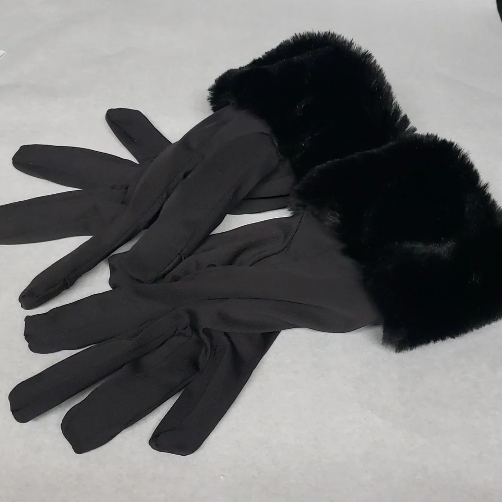 House of Harlow 1960 Black Faux Fur Wristlet with Shearling Trim Gloves, M/L
